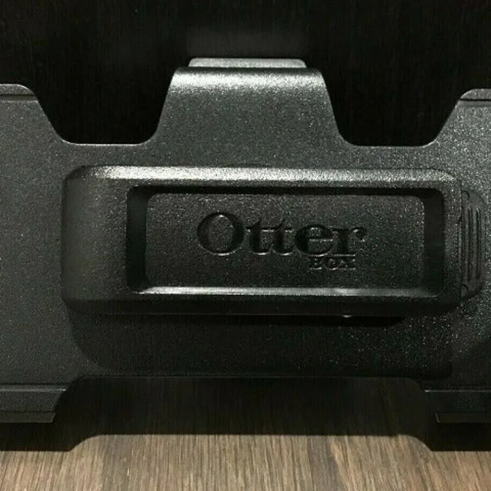 Black OtterBox Defender Apple iPhone 5 Holster